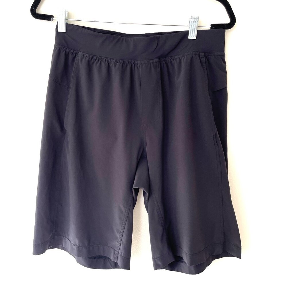 Lululemon‎ Lineless Shorts Mens Size Medium Black Loose Fit Pockets Athletic